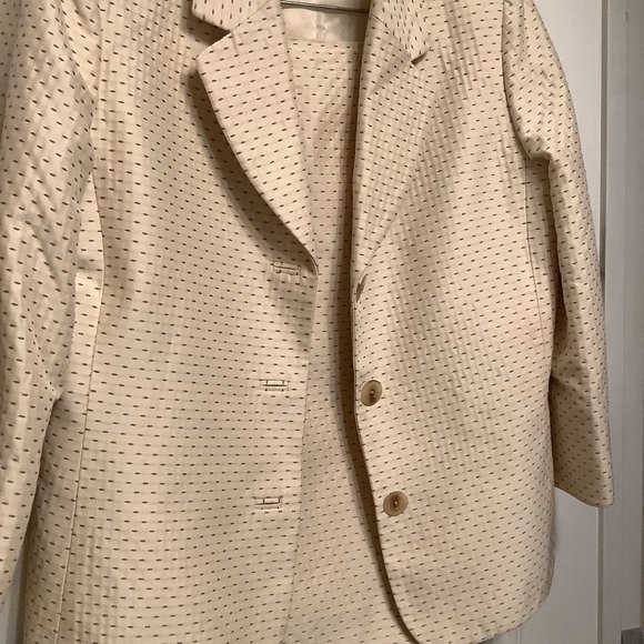 Dana Buchman Petite Skirt Suit - Picture 6 of 8